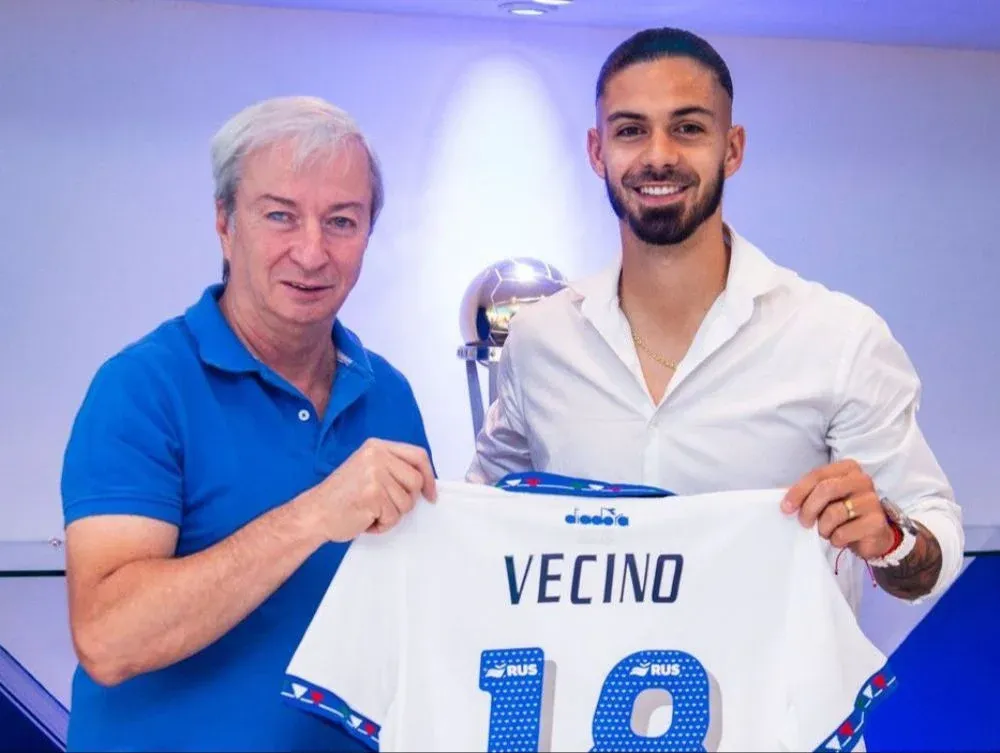 Thiago Vecino cuando fue presentado por Vélez Sarsfield