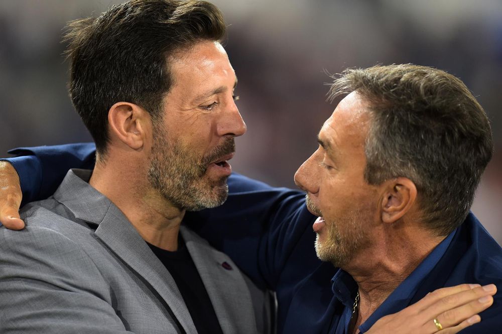 Jorge Bava y Gustavo Matosas en la previa del partido entre Nacional y Danubio