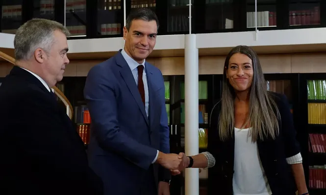 Santos Cerdán, Pedro Sánchez y Miriam Nogueras