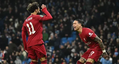 Salah y Darwin Núñez en un festejo de Liverpool