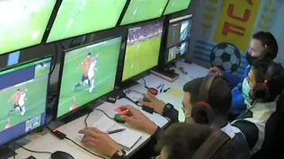 Actuación del VAR en la jugada en la que Nacional reclamó penal a Brian Ocampo en el partido ante Sud América