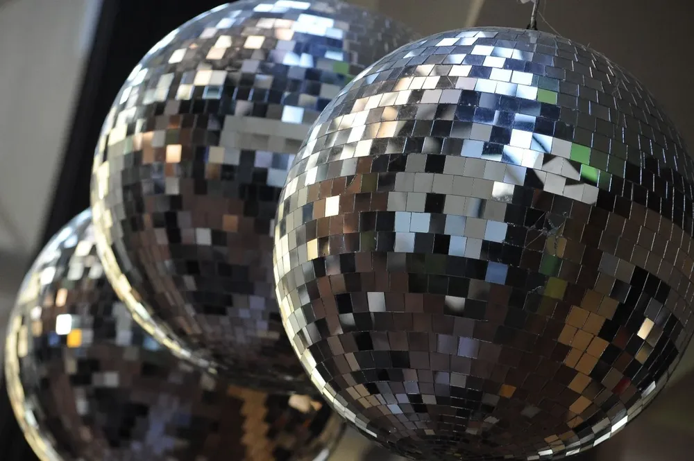 El joven le contó a su madre que los guardias le habían prohibido ingresar al baile