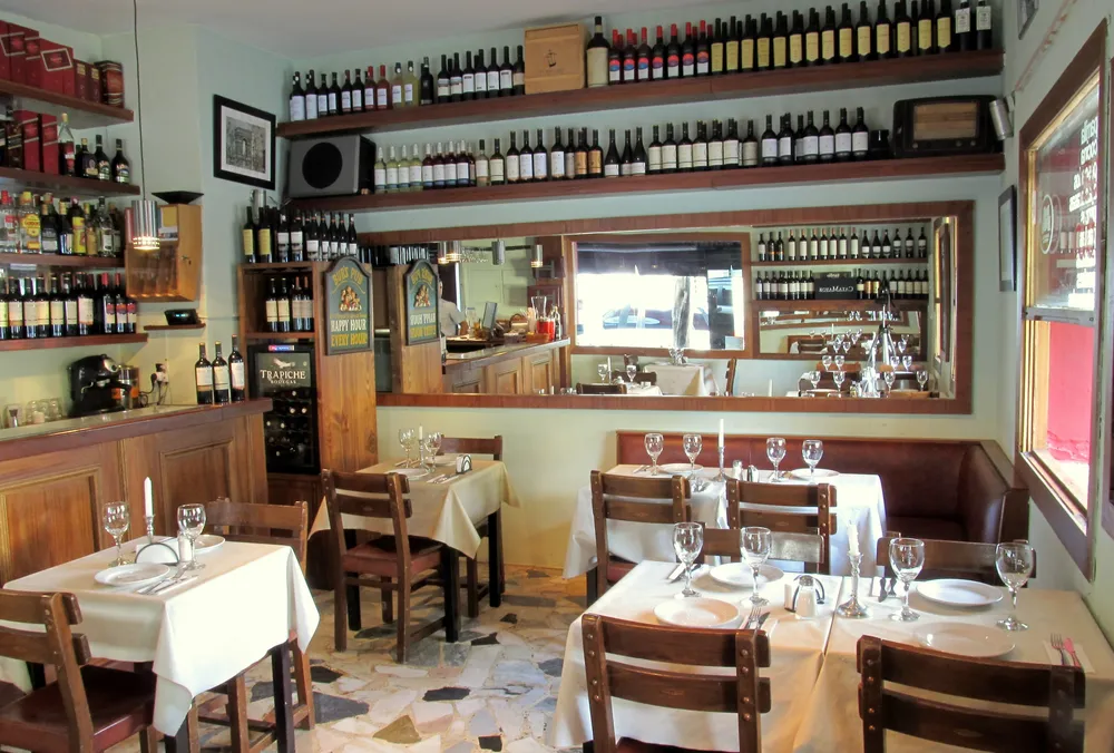 Interior del Bar a nivel de calle