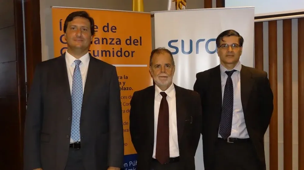 Gonzalo Falcone, Alberto González y Alejandro Cabale