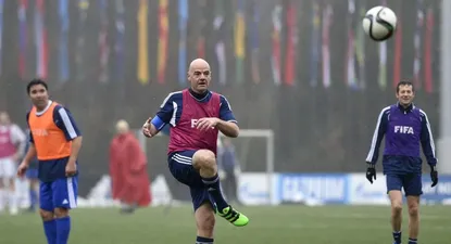 Infantino cumplió su promesa y jugó un picado