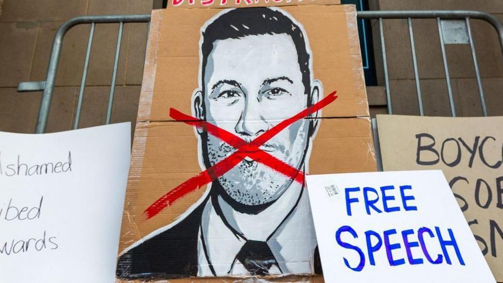Carteles de apoyo a Jimmy Kimmel fuera de su estudio en Los Ángeles.