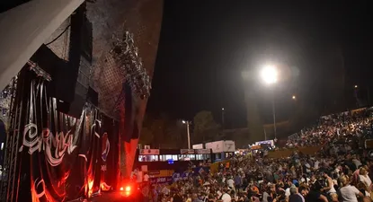 teatro de verano, escenarios comerciales, el tablado movil y un corso