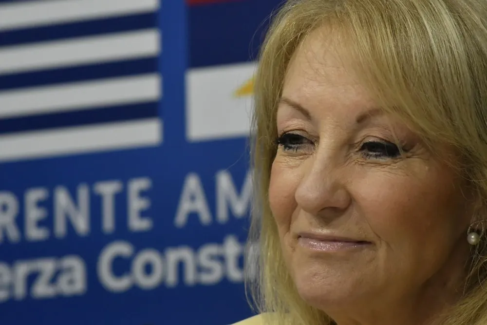 La intendenta extendió el beneficio de agua embotellada gratis a todas las embarazadas