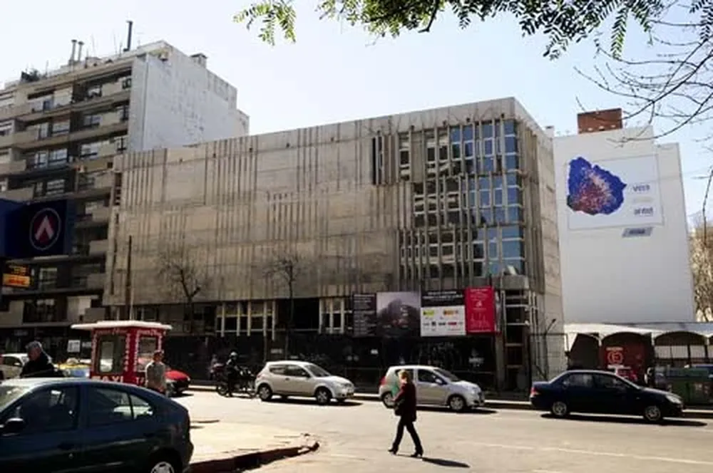 El espacio cultural García Lorca, sobre Avenida Brasil