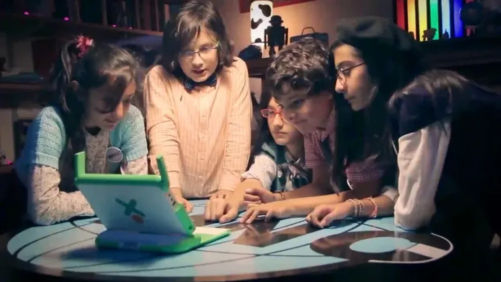 La Organización Mundial de Niños Curiosos: Maia Verde, Inti Omar, Tiago Verde, Sofía Blanco y Selene Blanco