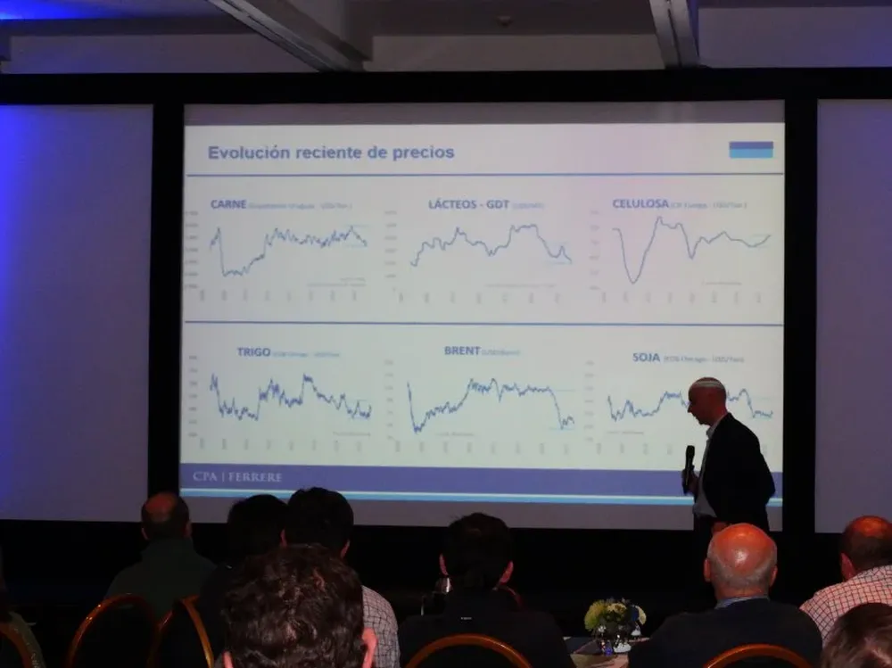Alfonso Capurro expuso en el hotel Sheraton Colonia ante más de 100 productores y técnicos.