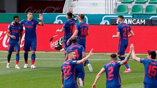 Los futbolistas de Atlético de Madrid celebraron el gol de Luis Suárez ante Elche, pero luego el VAR de lo anuló