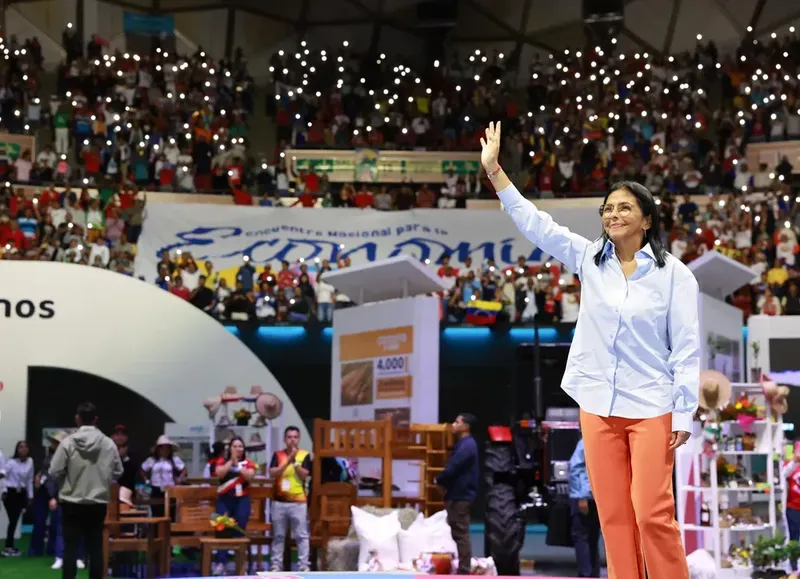 Cómo se gestó la descomunal deuda de Venezuela y la riesgosa renegociación que impulsa Delcy Rodríguez