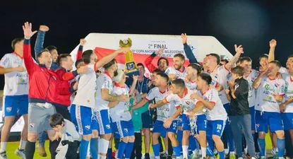 Los jugadores de Soriano capital celebran el título como los mejores en la Copa Nacional de Selecciones de OFI