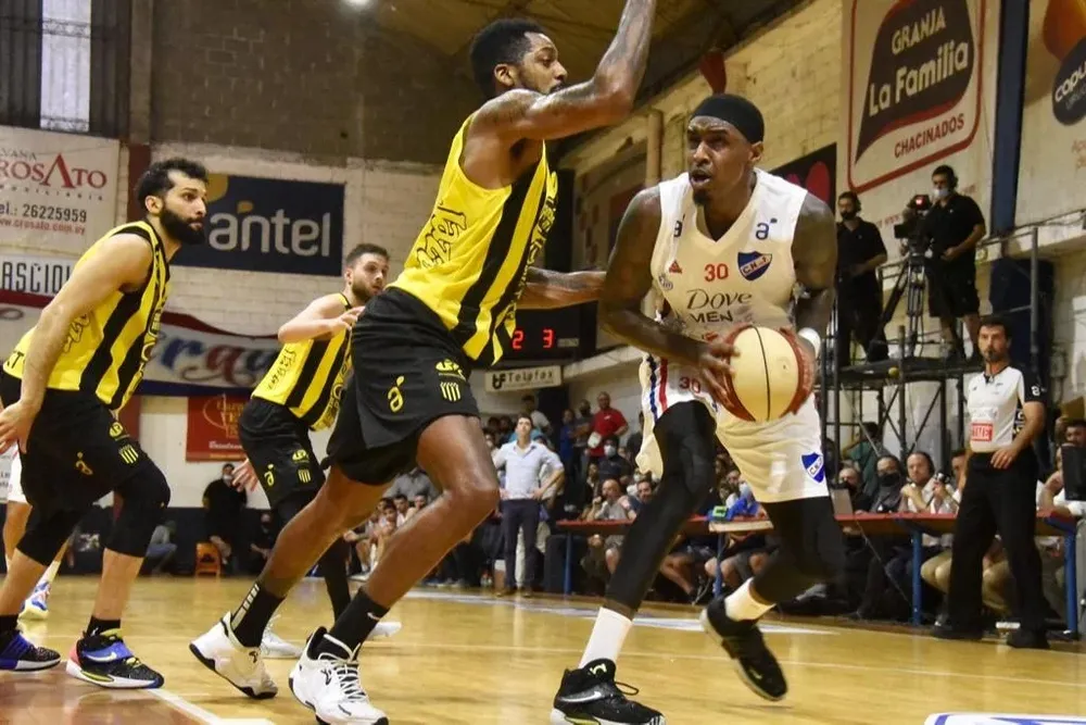 Flowers y Miller, 22 puntos de cada lado