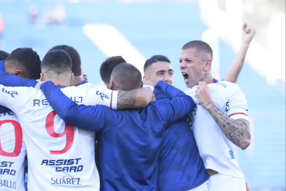 Nacional festejó el triunfo en el clásico