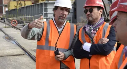 El embajador chileno, Carlos Parker, junto a directivos de Montecon.