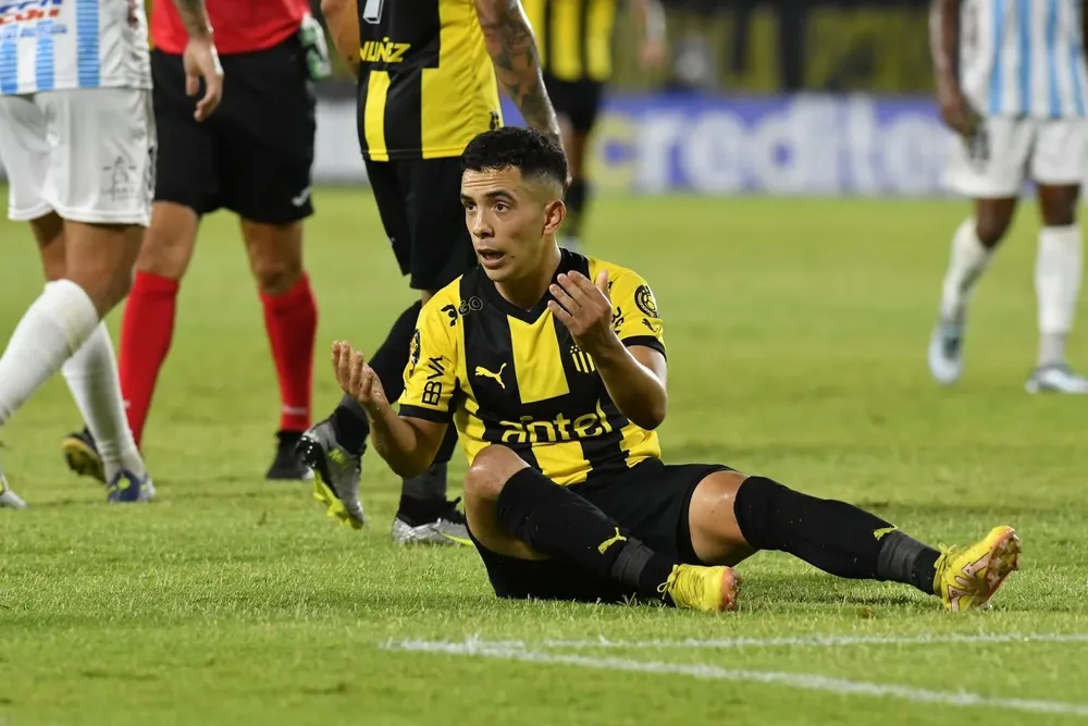 Leonardo Fernández volverá el sábado en Peñarol