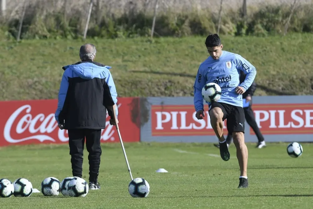 Luis Suárez en su primer entrenamiento para la Copa América de Brasil 2019