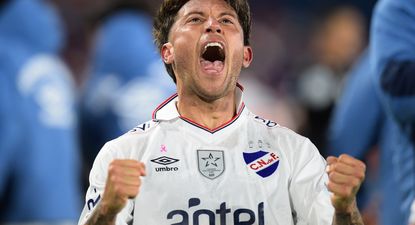 Francisco Calvo celebra su segundo gol para Nacional ante Deportivo Maldonado por el Torneo Clausura