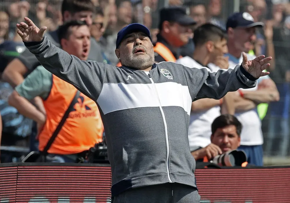 Diego Maradona como director técnico de Gimnasia y Esgrima de La Plata