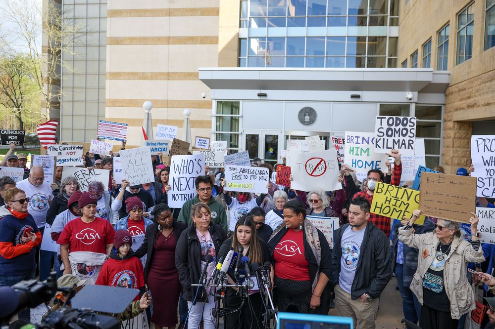Jennifer Vasquez Sura, la mujer de Ábrego García, habló ante la prensa en Maryland