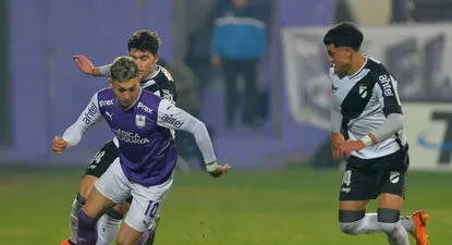 defensor sporting vencio 2-1 a danubio, quedo en la puerta de la final del intermedio y primero en la anual