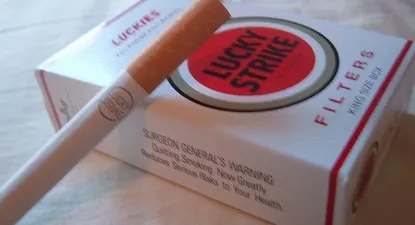 Propietaria de Lucky Strike compra el 100% de su competidora Reynolds