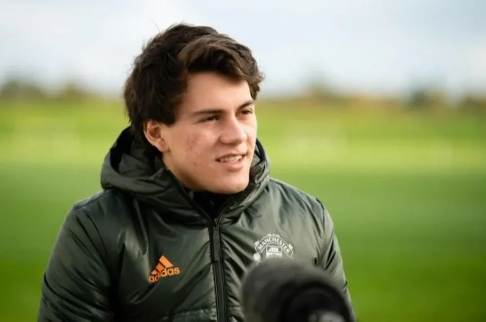 Facundo Pellistri en su primer entrenamiento en Manchester United