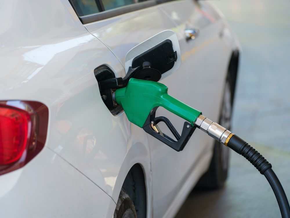 España ofrece precios de combustible más bajos que Portugal, según Motor País.  