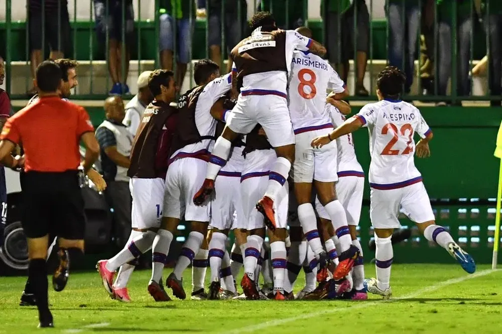 Romero celebra su gol