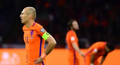 Arjen Robben no puede creer la eliminación de Holanda
