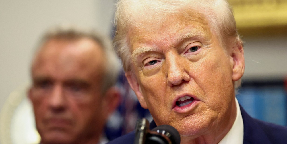 Donald Trump y el secretario de Salud y Servicios Humanos de EEUU, Robert F. Kennedy Jr.,