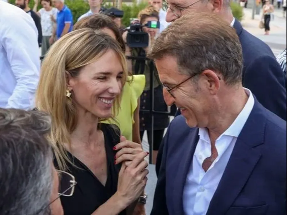 El líder del PP, Alberto Núñez Feijóo; junto a la diputada del PP, Cayetana Álvarez de Toledo