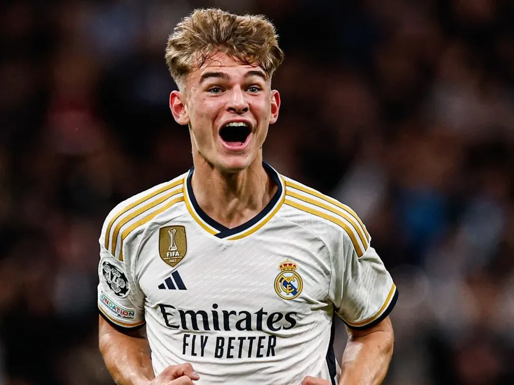 De la mano de Nico Paz.