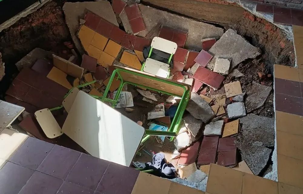 Derrumbe del piso de escuela en Sauce