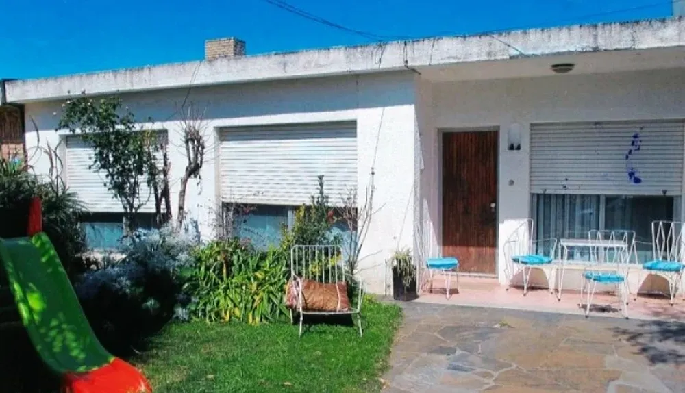 La propiedad se ubica a 250 metros de la Rambla Costanera