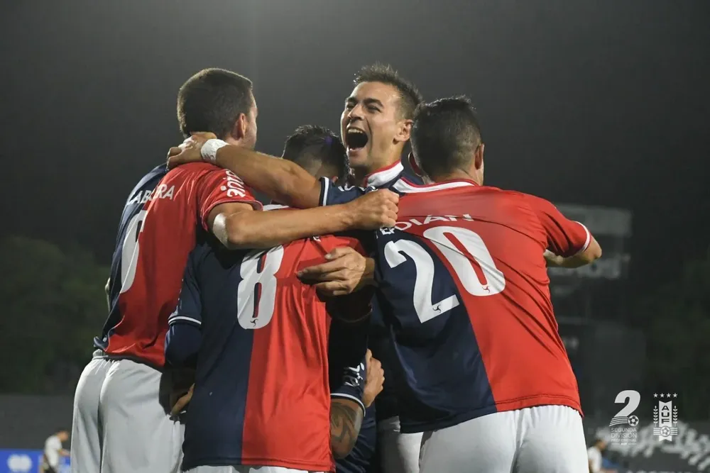 El festejo de Albion, líder de la B