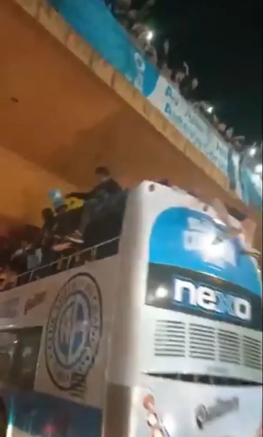 Jugadores de Belgrano zafaron de un puente por centímetros
