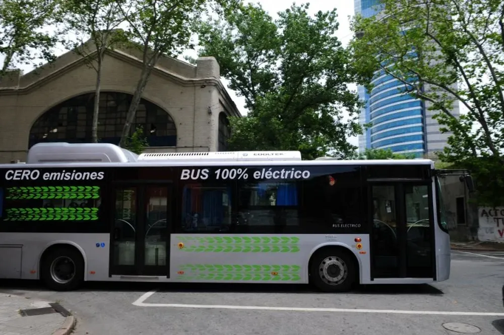 En 2013 UTE probó ómnibus eléctricos en Montevideo