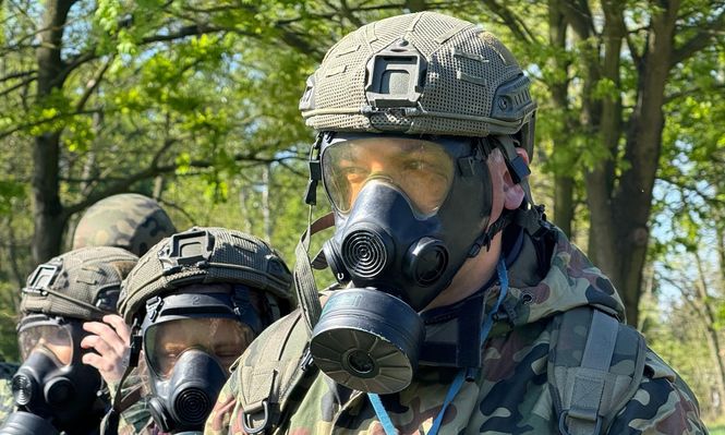 Los ciudadanos polacos comunes se han estado inscribiendo en días de entrenamiento militar anticipándose a un ataque militar.