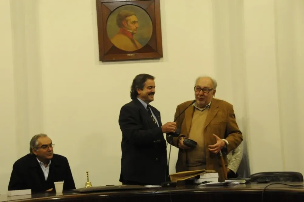 Homenaje al ex presidente Jorge León Otero
