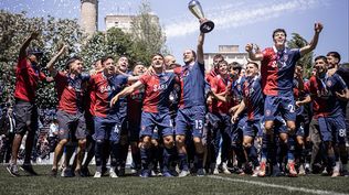 Albion festeja el título de la Segunda división profesional Albion festeja el título de la Segunda división profesional