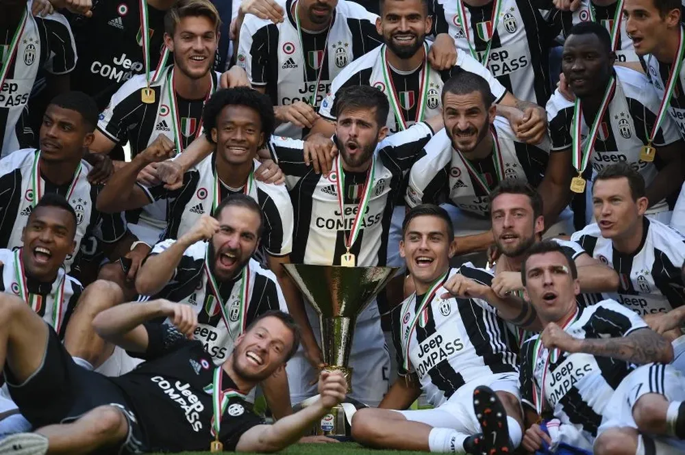 Los jugadores de Juventus celebran un nuevo título