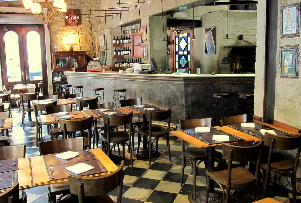 Hermoso interior de un edificio antiguo