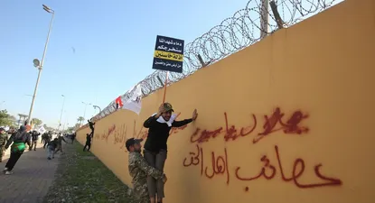 manifestantes ingresaron por la fuerza en embajada de eeuu en bagdad