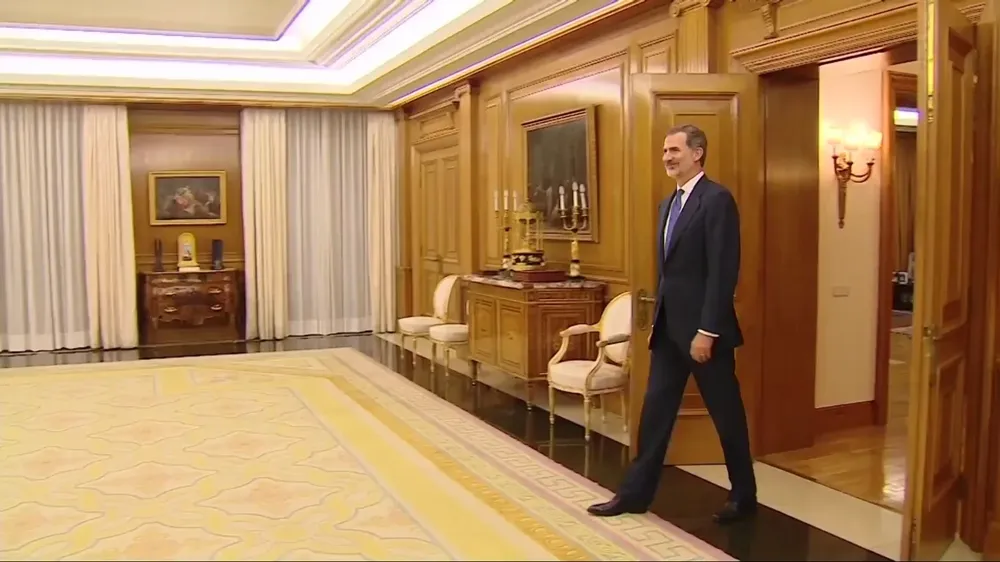 El Rey debe proponer un candidato para su investidura.