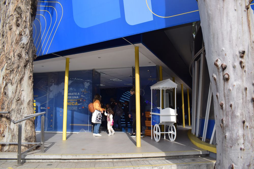 Stand del BROU en la Expo Rural Prado 2024.