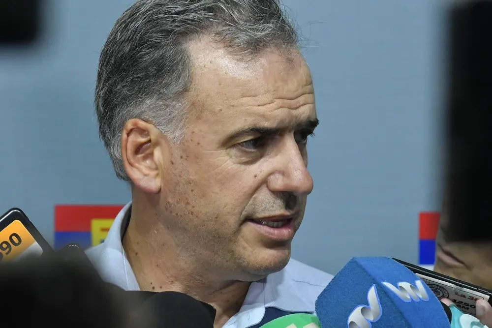 Conferencia de prensa de Yamandú Orsi