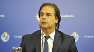 Luis Lacalle Pou durante una conferencia de prensa por el aumento de casos de coronavirus en Uruguay